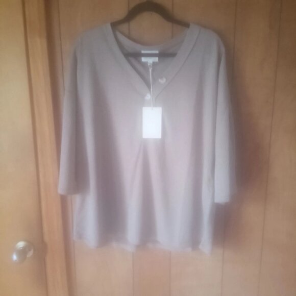 Andrew By Unit Women's Short Sleeve Half Button Pullover Top Size XL NWT - Picture 2 of 4